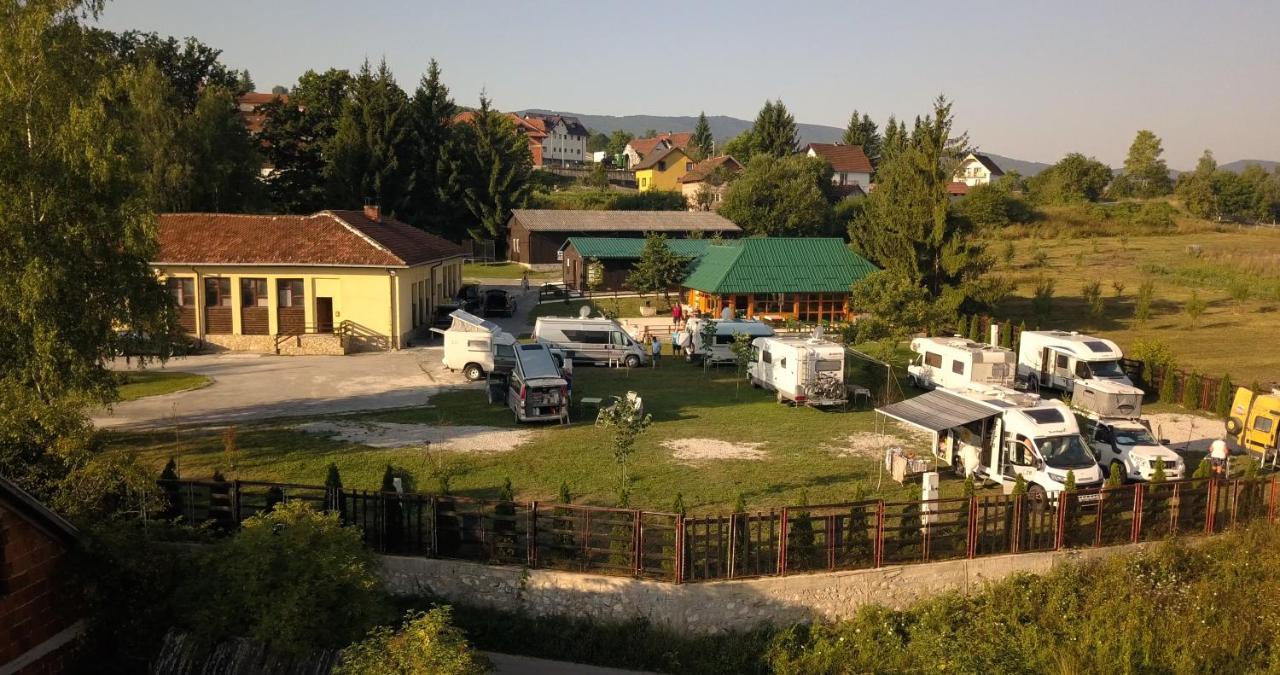Apartments&Camping Zip Kremna Exterior photo