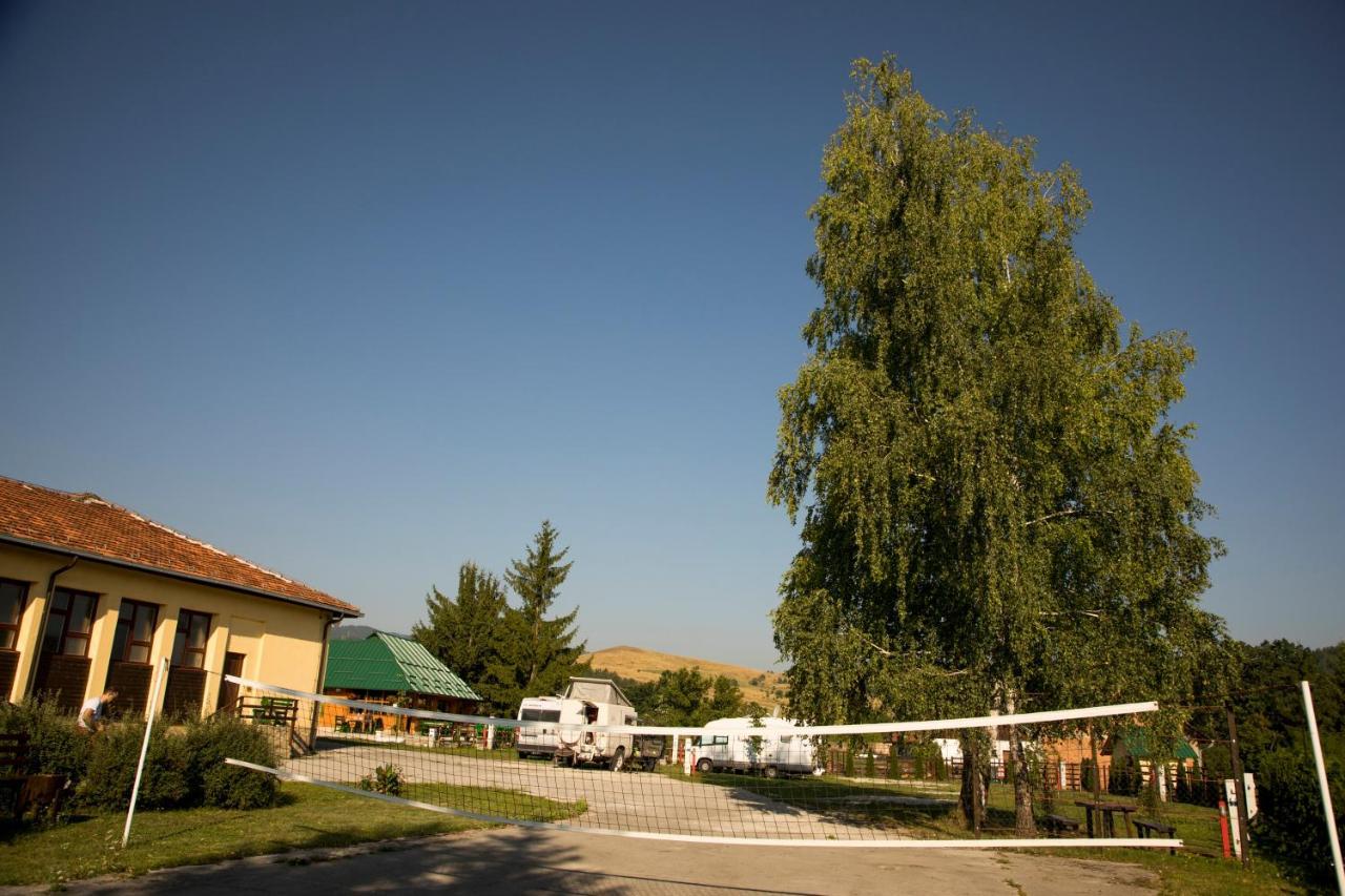 Apartments&Camping Zip Kremna Exterior photo