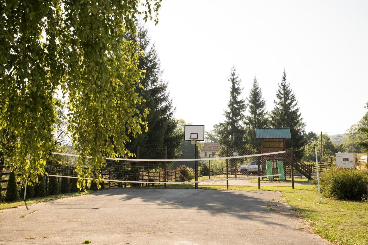 Apartments&Camping Zip Kremna Exterior photo