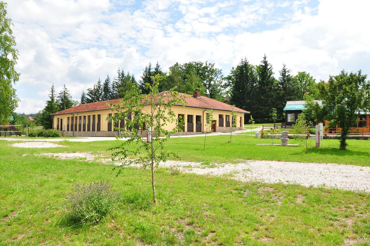 Apartments&Camping Zip Kremna Exterior photo