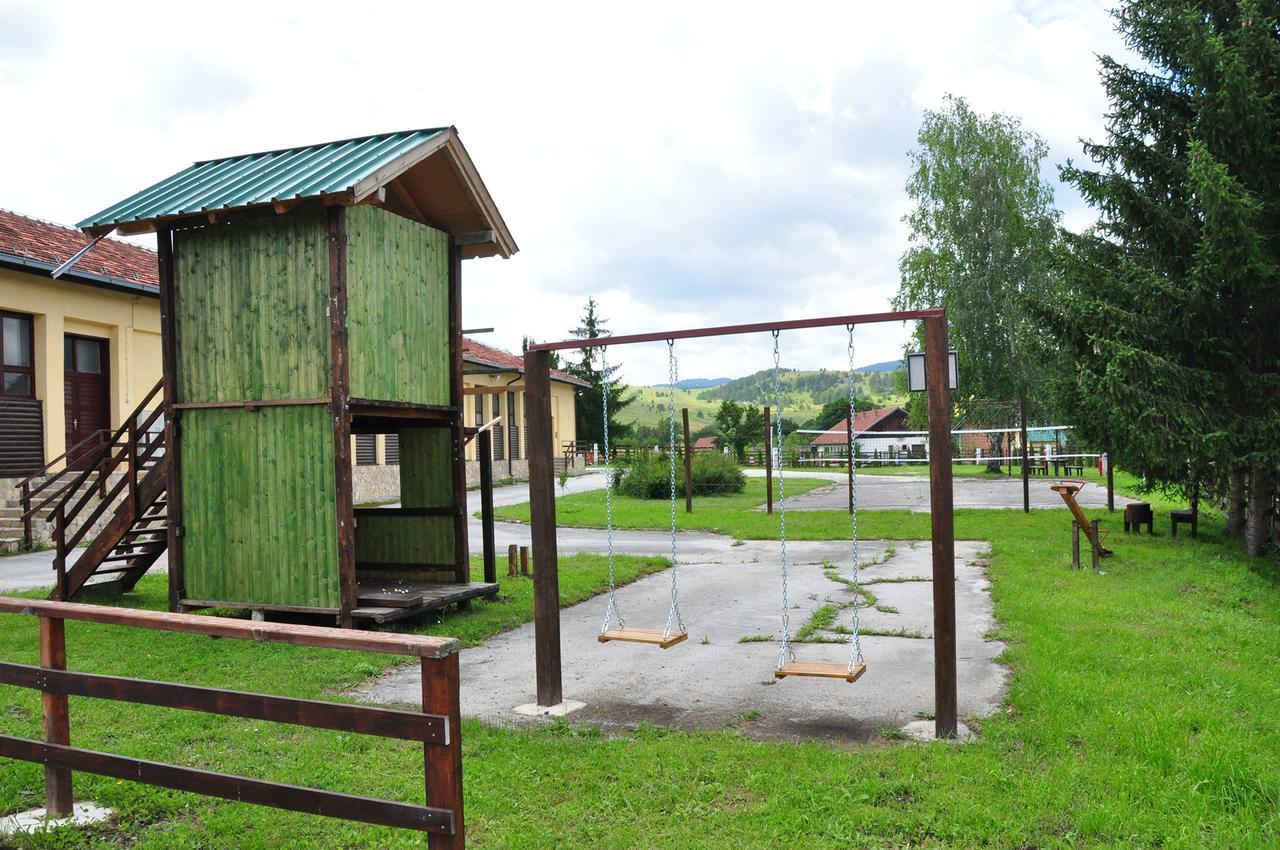 Apartments&Camping Zip Kremna Exterior photo