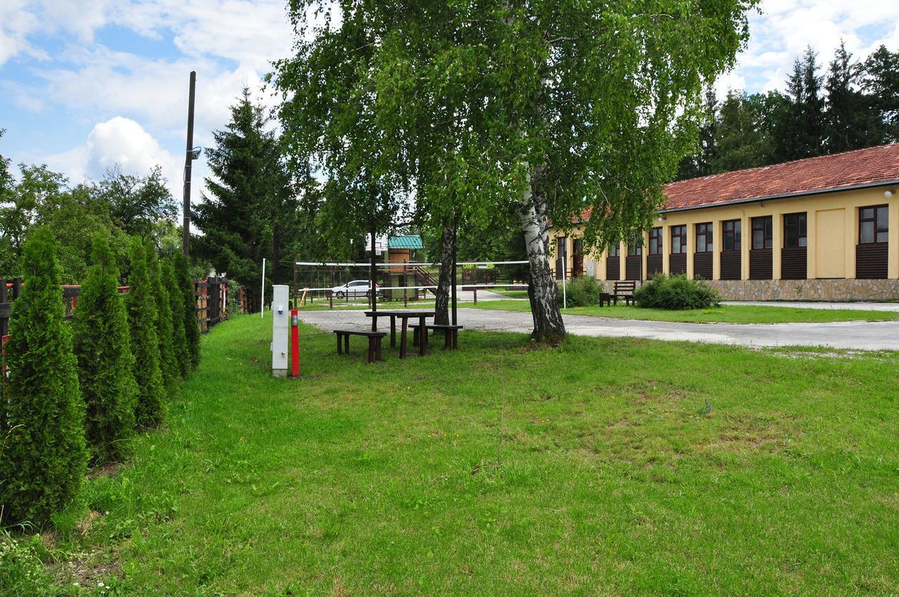 Apartments&Camping Zip Kremna Exterior photo